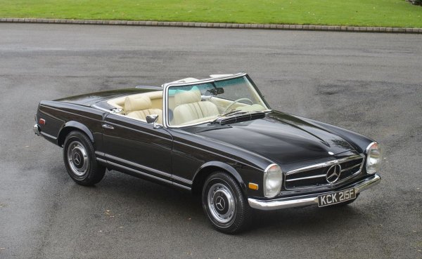 На разположение имате уникален дизайн, уникален 6-цилиндров двигател, който е респектирал дори състезателните коли на Ferrari по онова време, както и достатъчно просто за комфортно пътуване и (разбира се, компактен) багаж.

Една от най-силните черти, извън изключителната надеждност, която е легендарната за моделите на Mercedes от миналия век, е характерът на тази машина. Той е изумявал всички &ndash; от Одри Хепбърн, до сър Стърлинг Мос по онова време и дори капризни звезди като Кейт Мос, десетилетия по-късно. И може лесно да се види защо &ndash; тази кола, може би повече от останалите ще ви направи щастливи да сте зад волана й, независимо дали в натоварения трафик или на пусто шосе.