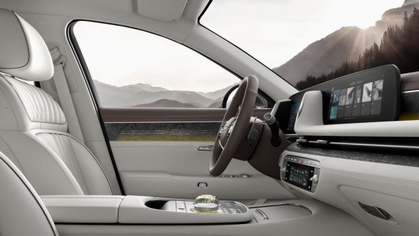 Един от вариантите за интериора на G90