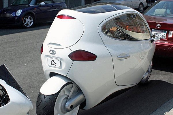 Lit Motors C1 - двуместен електромобил, който пази равновесие с помощта на жироскоп  