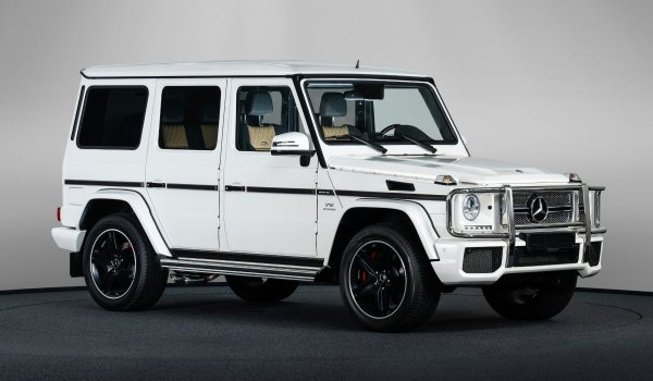 Докато M-Class, в момента известен като GLE, беше първият модерен SUV на Mercedes-Benz, германският производител също преобрази своя уважаван G-Wagen (официално G-Class) в модерен SUV през последните години. Освен това, G достигна статут на суперSUV през 2012 година, когато епичната версия G 65 AMG беше пусната по обществените пътища.

Спрян от производство през 2018 година, когато вече се рекламираше като Mercedes-AMG G 65, той остава най-лудият серийно произведен SUV, който историческият германски производител някога е произвеждал.
