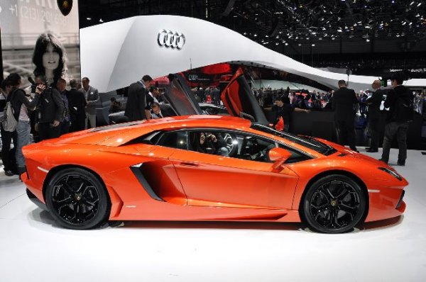 Lamborghini Aventador LP700-4