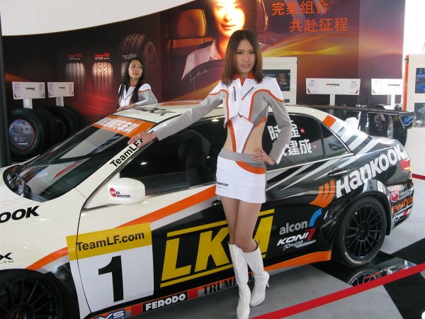 Момичетата на автосалон Шанхай 2009