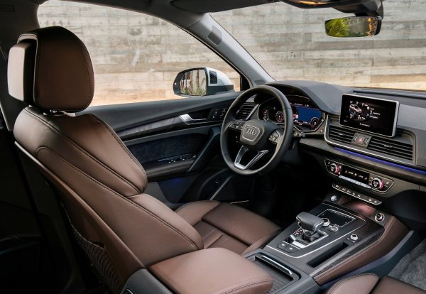 Все пак и това Audi си има недостатъци. Първият е разходът на масло, характерен за някои двигатели на VW Group. Затова и при покупката на модел на групата, особено втора употреба, собственикът трябва да следи редовно за нивото на маслото. Роботизираната скоростна кутия S-Tronic също не е надеждна, особено ако автомобилът често се кара по лош път или тежък терен. Нейният ремонт е доста скъп.