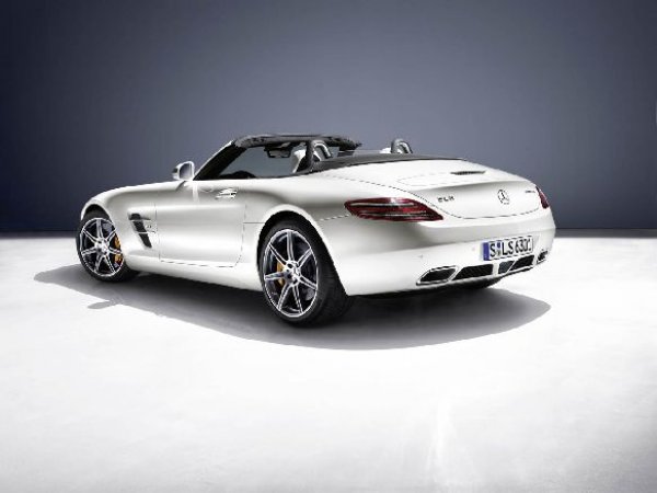  Mercedes-Benz SLS AMG Roadster