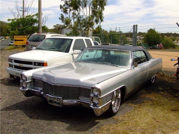 Cadillac Coupe de Ville 1965