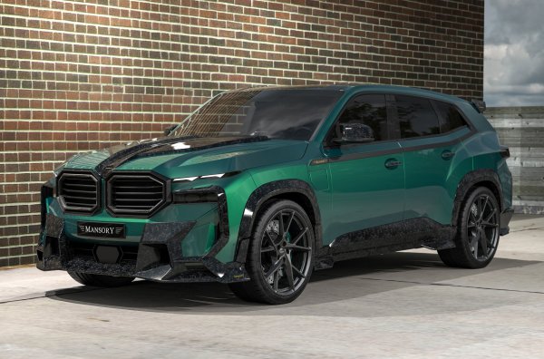 Преди това кросоувърът беше модифициран от друга работилница, модернизирайки го в своя характерен стил. Автомобилът има бодикит от въглеродни влакна, който включва брони, калници, специални прагове, радиаторна решетка, преден капак, спойлери, дифузьор и капачки на огледалата.
