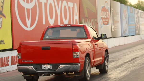 В основата на Toyota Tundra TED Supercharged е иначе скромният Tundra SR5, който е доработен от подразделението TED на японската компания. Благодарение на големия турбокомпресор и новата изпускателна система, пикапът може да развие мощност от 500 к.с.