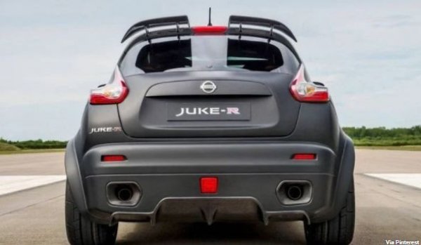 Всичко това беше натъпкано в грозния Juke, който Nissan през 2015 година пусна в малка серия. Мощността вече беше 600 к.с., като ускорението от 0 до 100 км/ч отнема само 3,5 секунди.