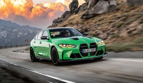 През тази година "тройката" може да се похвали с почти 55% пазарен ръст спрямо същия период на 2023. В миналото най-популярна бе 320d, но сега тя отстъпва на второ място, а най-продаваната версия в България е... М3 Competition, с 14 бройки (и 1 M3 CS в добавка). 
