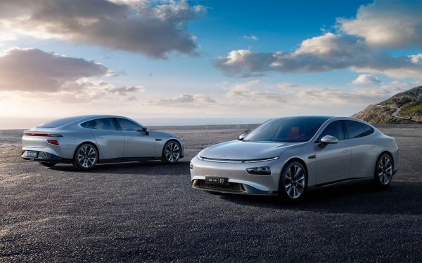 Марка XPeng се разполага под Nio в йерархията, като нейният най-скъп и най-наточен модел - P7 High Performance, струва 80 700 евро. Този спортен седан с размерите на BMW 5-Series се задвижва от два електромотора със съвкупна мощност 430 к.с. Ускорението от 0 до 100 км/ч става за 4,8 секунди, а пробегът е под 600 км. Има и версия със задно задвижване, която развива 267 к.с. и в зависимост от батерията изминава ог 470 до 680 км.

Този седан не се отличава с кой знае колко впечатляващи решения в салона, но неговите създатели вярват, че той спокойно може да замести Tesla Model S, ако нейните доставки бъдат спрени (марката няма представителство в Русия). Китайският производител разполага и с по-компактен седан P5 (аналог на Tesla Model 3), както и с кросоувъри - G3i  и G9, като всички те също са електрически.
