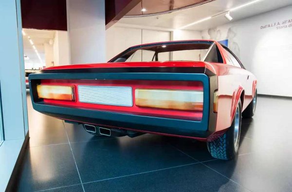 Уви, трикът се проваля и Alfetta Spider остава завинаги концепция. Тя е премахната, оставяйки Alfa Romeo Spider на поточната линия в продължение на тридесет години (производството продължава от 1966 до 1993 г.). Някои идеи мигрират към серийната Lancia Gamma Coupe, въпреки че, разбира се, от първообраза остава малко.
