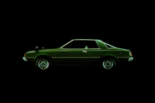 Първото поколение (1976 - 1980) било оборудвано с 4-цилиндрови мотори с обем 2,6 литра. Тягата се предавала към задните колела през 5-степенна механична или 3-степенна автоматична трансмисия.

Второто поколение съхранило почти изцяло външния вид на предшественика, но било с по-големи габарити и по-просторен салон, като получила и кормилно управление със серво усилвател, както и специална версия GSR с двулитров турбобензинов мотор и независимо задно окачване.