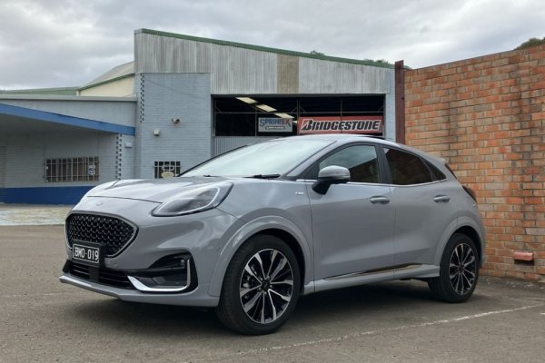 Големият спад при Ford бе през 2020, сега компанията отчита само около 9% по-ниски продажби спрямо 2021. Бестселъри вече са SUV моделите, докато сривът при Fiesta продължава и някогашният най-популярен модел ще бъде окончателно спрян догодина. 
Най-продавани модели:
Puma - 106 394
Kuga - 91 711
Focus - 58 063
Fiesta - 49 964
Ecosport - 27 178
Transit Custom - 20 750
Mustang Mach-E - 18 027
Transit - 11 172
Transit Connect - 7976
S-MAX - 5513
Mondeo - 5272