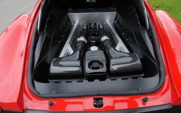 Ford Cougar превърнат във Ferrari 430 Scuderia 