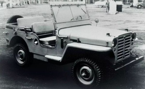 Американската армeйска машина Willys MB оказа огромно влияние върху автомобилната индустрия по целия свят. Автомобилът е произвеждан по лиценз в няколко държави. Той служи като база за първия всъдеход Land Rover и за японските превозни средства за всякакво терени - в бъдеще известните Nissan Patrol (на снимката в първия си вариант) и Toyota Land Cruiser. 