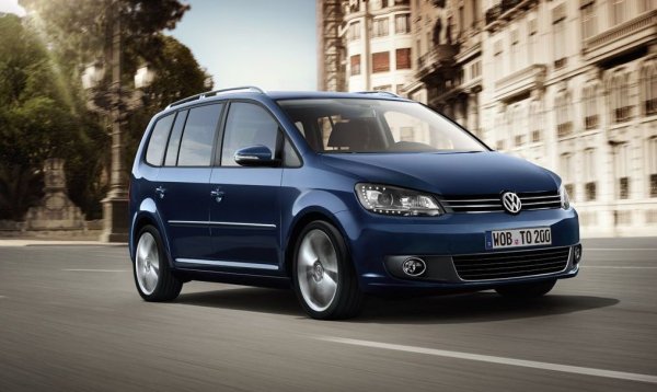 Съвсем доскоро купувачите се избиваха за миниванове като Zafira, S-Max, Scenic и така нататък. Сега в Топ 20 от този тип коли остава единствено Touran. 
