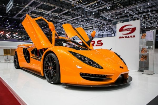 Не. Вярно, че кола като Ferrari F8 Tributo има средни емисии СО2 от 430 г/км, и то по стария тестов цикъл. Но в свръхвисокия пазарен сегмент няколко хилядарки повече към цената едва ли са от такова значение. А и европейските директиви са доста по-толерантни към производители с малки пазарни обеми - тези между 1000 и 10 000 автомобила годишно могат сами да предложат таван за емисиите си, който се одобрява от ЕК, а тези под 1000 са на практика освободени от задължението да покриват стандартите (добри новини и за българския производител на спортни коли Sin Cars, макар че Росен Даскалов отдавна вече работи и по електрически и хибридни модели). 
