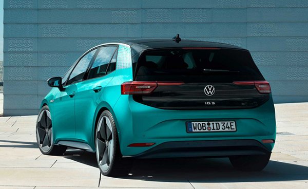 Специализираното издание Automotive News зададе този въпрос на водещи експерти и те са почти единодушни, че решаващо ще е как ще тръгне ID.3, първият специално създаден електромобил на Volkswagen. "Това ще е опитното зайче. Ако не постигне масовите продажби, за които е планиран, това ще е знак, че пазарът просто още не е готов за електромобили", казва Джонатан Поскит от консултантската компания LMC пред AN Europe. В същото време в Германия се появиха информации за множество проблеми със софтуера на ID.3. Volkswagen ще трябва да ги реши наистина бързо, за да не компрометира пазарния дебют на колата. 
