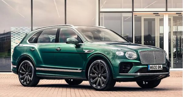 Bentayga беше първият модерен SUV, пуснат на пазара през 2010 г. от нов за сектора луксозен производител. Това беше достатъчно, за да го направи странен при лансирането му през 2015 г., въпреки че оттогава към него се присъединиха Aston Martin DBX, Lamborghini Urus, Maserati Levante и Rolls-Royce Cullinan. 

Дори в тази компания Bentayga е необичаен поради противоречивия си външен вид, макар че той е приглушен в сравнение с този на концептуалната версия EXP 9 F, която беше посрещната с тревога, когато беше представена на автомобилното изложение в Женева през 2012 г.