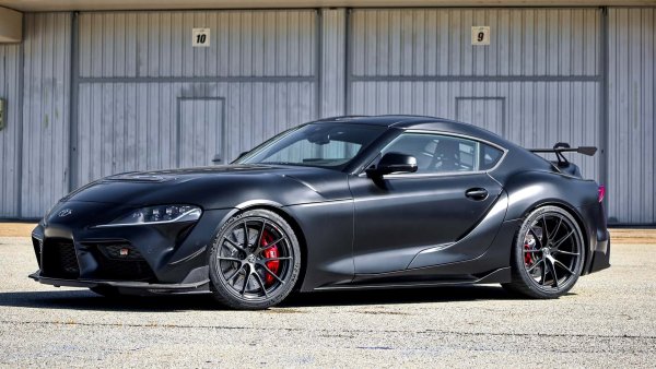С оглед на края на производството на BMW Z4, технически тясно свързаната Toyota GR Supra (A90) нямаше как да живее още дълго, особено след като се произвежда и в Грац. От 2019 на някои пазари GR Supra се предлага само като "Final Edition" с 441 к.с. за невероятните 142 800 евро. 
