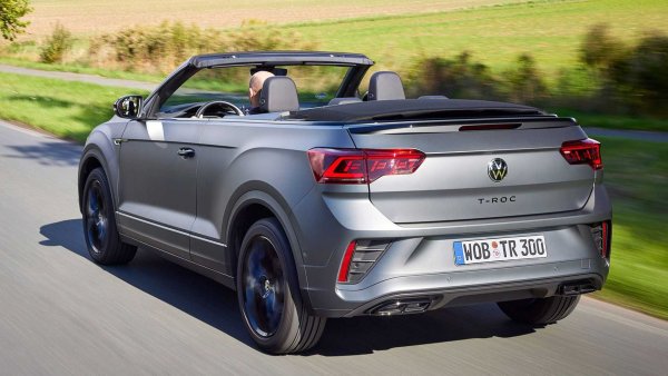 Последното открито превозно средство на марката VW може да продължи да живее до края на 2027. Въпреки че T-Roc II вече е представен на пазара, заводът в Оснабрюк все още произвежда T-Roc Cabriolet, но бъдещето на подобни автомобили остава несигурно.