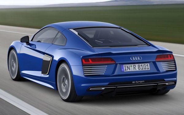 Серийният вариант излезе през 2015 година, като получи два електромотора със съвкупна мощност от 462 к.с. Ускорението от 0 до 100 км/ч отнема 3,9 секунди, а пробегът с едно зареждане - 450 км (по цикъл NEDC). Заради високата цена - 1 млн. евро, бяха сглобени само 100 бройки, като производството приключи през 2016 година.
