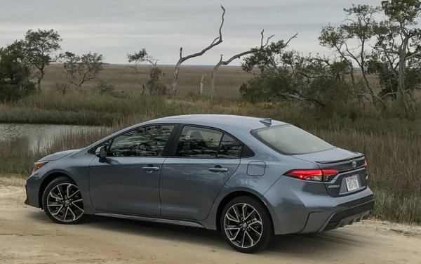 Силната тенденция при Toyota продължава със 162 регистрации през май (при 118 през април). От началото на годината 76 автомобила са били дерегистрирани за реекспорт. 
