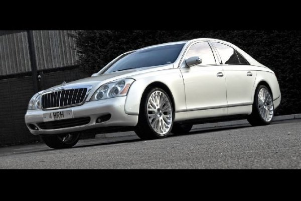 Project Kahn Maybach 57 4 HRH (For His Royal Highness) в чест на сватбата на Принц Уилям и Кейт Мидълтън. 
