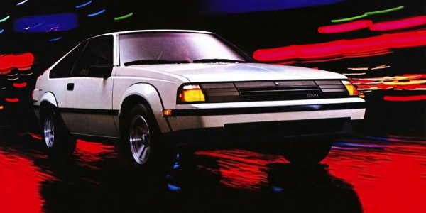 Поколение три представя първия масово произвеждан японски двигател с 16 клапана. Вариантите на модела отново включват куп и кабриолет с 2 врати и хчебек/лифтбек с 3.
През 1982 е представена първата Celica с турбомотор. Първоначално е предназначена за родния японски пазар, като двигателят е с обем 1.8 литра и мощност от 180 к.с. Произведени са 200 бройки, за да може моделът да получи хомологация за Световния рали шампионат. Дебютът в WRC е на рали "Финландия" през 1983 г. Същата година Celica записва и първата си победа с пилота Бьорн Валдегард в Кот Д'Ивоар.

Фейслифтът на модела през 1984 година пък носи една голяма новост: популярните прибиращи се фарове.