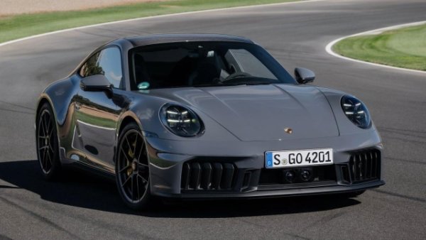 Последният в хронологичен ред, който получава електрификация от Porsche, е емблематичният 911 във версията Carrera GTS, позиционирана в средно-висок диапазон. Колата се предлага и със задвижване на четирите колела с еднаква мощност - с кодово име 911 Carrera 4 GTS. 

Германците използват усъвършенствана хибридна система, наречена T-Hybrid, състояща се от 3.6-литров 6-цилиндров боксер турбо бензинов двигател с 485 к.с. и 570 Нм. Или обща мощност от 541 к.с. и 610 Нм въртящ момент в комбинация с двата електрически мотора. 

Porsche 911 GTS ускорява от 0 до 100 км/ч за 3 секунди и вдига до 312 км/ч. Цената му започва от 183 000 евро. 