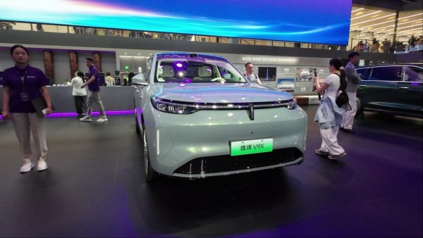 Новият плъг-ин хибрид V9X на Wey, премиум марката на Great Wall Motor