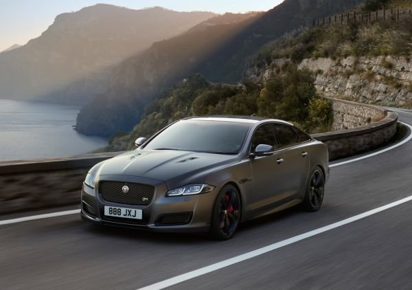Jaguar XJR575