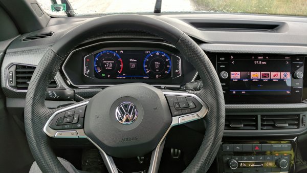 T-Cross отвътре