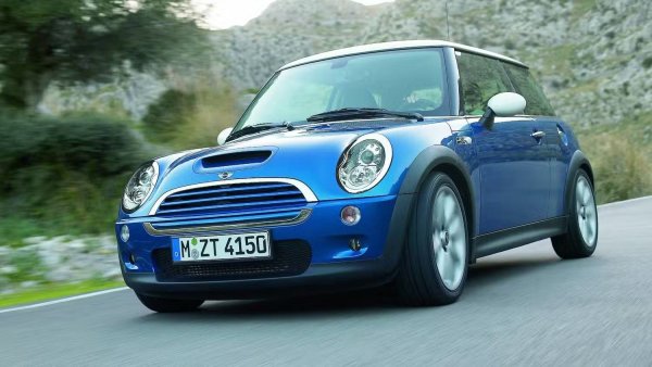 Цена: $7000 - $15 000

Двигател: 1,6-литров редови четирицилиндров турбокомпресор (N14/N18)

Мощност: 172 к.с.

Трансмисия: 6-степенна механична или 6-степенна автоматична

Задвижване: Задвижване на предните колела

Често срещани проблеми: Повреда на обтегача на ангренажната верига, течове на турбо масло, корпус на термостата и повреди на водната помпа.
