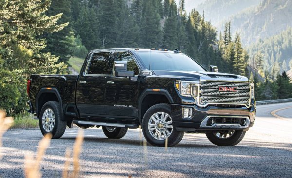 Интересът и към "леката", и към "тежката" версия на Sierra е намалял леко спрямо 2020 година. 
