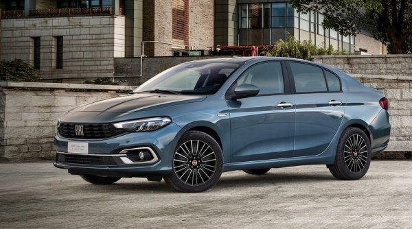 За разлика от легендарния Tipo от 80-те, съвременният Tipo бе разработен за Турция (където се произвежда), Близкия изток и централна Азия. Най-достъпната му версия в България за момента е седанът с 1.6-литров дизелов двигател и 130 конски сили, в спартанското Entry ниво на оборудване. Хечбекът започна от 42 770 лева с еднолитров бензинов мотор и 100 коня. 	

Цена през декември 2023: 44 310 лева
Цена през декември 2020: 24 500 лева