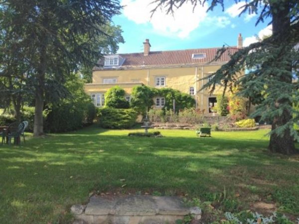 Родната къща на Джеръми Кларксън. Имотът, който се намира в близост до град Донкастър, се продава за 714 000 евро