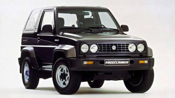 Създаден, произведен и продаван под собствената марка на базирания в Торино дизайн център Bertone, Freeclimber е гама от компактни 4х4 машини, базирани на японския SUV Daihatsu Feroza / Rocky. Италианската интерпретация излиза в две поколения, като дори и визуално реинтерпретира линиите на модела - донор, за да изглежда по-спортно.
