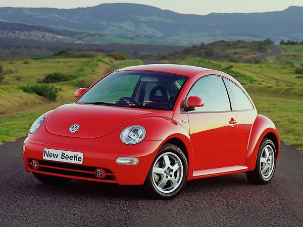Възраждане: 1997 г.

През 1997 година Volkswagen представя New Beetle, който е на техническата база на Golf четвърто поколение. И макар съдбата на наследника да не може да се нарече тежка, той така и не успя да постигне дори и част от популярността на предшественика си. И на свой ред също вече е в историята.