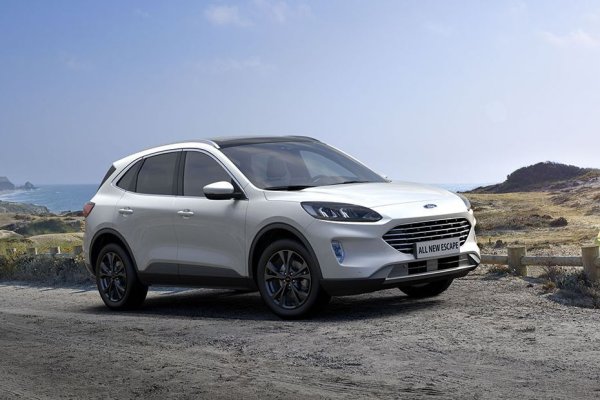 Известен като Escape в САЩ, този средноразмерен SUV е по-често разпознаван като Ford Kuga, който съществува от 2019 г. Като се има предвид, че моделът е в средата на своя жизнен цикъл, доказателство за неговата привлекателност е фактът, че бяха продадени толкова коли през 2022 г., колкото и в предходната година, без промяна в процента на произведените автомобили.

С лекото свиване на глобалните продажби на автомобили през 2022 г., това помогна на Ford Kuga да се изкачи от 26-то място през 2021 г. на 23-то място през 2022 г. Това е и втората най-продавана кола на компанията след F-150.