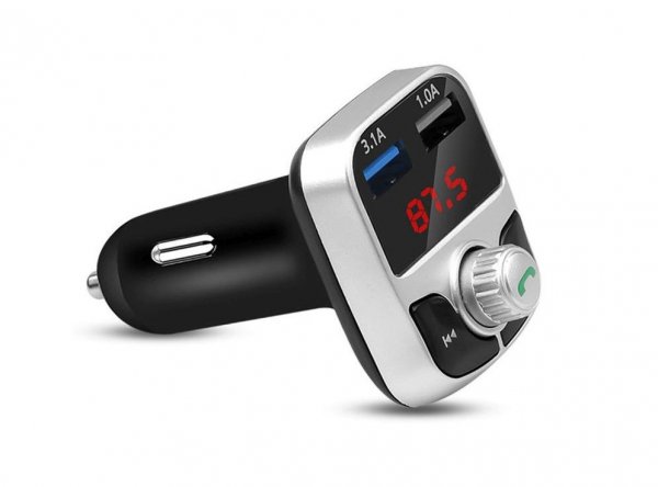 И докато подобен метод изглежда много приемлив, в реалността трансмитерите са доста разочароващи. Трябва да откриете честота, която не се използва, което е доста трудно в по-населените градове. Но дори и неизползваните честоти понякога имат смущения, който развалят качеството на звук. А ако тръгнете на дълъг път, почти неизменно е да се окаже, че някоя радиостанция по трасето предава именно на избраните от вас мегахерци. И ще трябва да си играете да търсите наново свободно местенце в ефира. въпреки всичко, именно това е методът, който със сигурност би проработил.