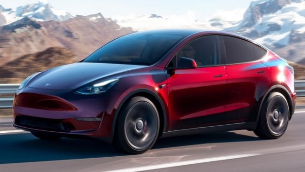 Най-продаваният автомобил в света през 2023 година, последва спад през миналата. Важи същият аргумент като при Model 3 относно цените, повлияни от скорошната смяна между първото и второто поколение. Стойността на Tesla Model Y като цяло е по-висока - както за версията Standard Range Rwd, така и за Long Range със задвижване на всички колела. 

На официалния уебсайт на американската компания сумата варира между 26 000 и 35 000 евро. Става въпрос за модели, които са близо до 100 000 изминати километри. 

В останалите сайтовете за онлайн продажби пиковете достигат дори 45 000 евро за най-новите варианти.