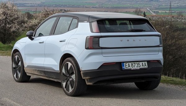 Спрямо 2023 година: 12.2% растеж

При шведската марка увеличението спрямо 2023 е под средното за пазара. За сметка на това Volvo може да се похвали с електромобил, който расте напук на общата тенденция - компактният ЕX30 отчита цели 78 продажби - повече от VW ID.3, ID.4 и ID.5, взети заедно. 

Най-продавани модели:
XC90 - 100
XC60 - 98
ЕХ30 - 78
XC40 - 49
C40 - 27
