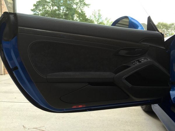 Мъж продаде своето Cayman GT4