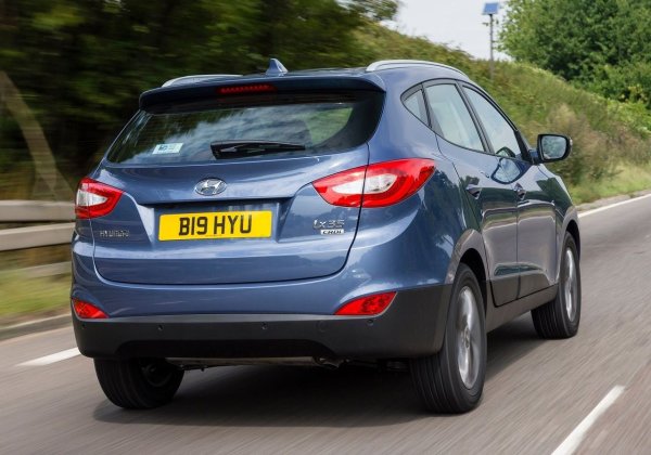 Въпреки това, дизеловите двигатели са най-разумни. Двигателят 1.7 CRDi с мощност 115-116 к.с. може да не е впечатляващ по отношение на производителността, но е достатъчен за ежедневно шофиране и няма двумасов маховик, което намалява експлоатационните разходи. По-мощният 2.0 дизелов двигател достига 136 или 184 к.с. Всички двигатели използват издръжлив задвижващ механизъм с верига.