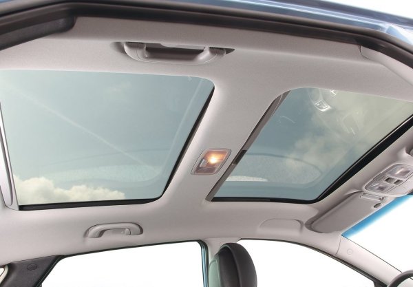 На какво да внимавате при покупка на ix35? Връзките на окачването се износват бързо. При 4x4 версиите се прави шлицова полуосова връзка, която води до загуба на задвижване към задния мост &ndash; цената на новите елементи е по-висока, но трябва задължително да се вземат оригинални части. При дизеловите двигатели се случва цедката в резервоара за гориво да се запушва. 