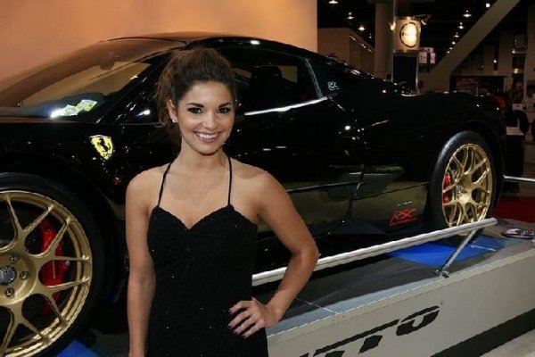 Момичетата на SEMA 2010 