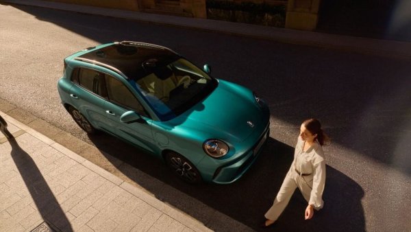 Дизайнът е в познатата ни от Ora 3 и Ora 7 заоблена стилистика, с някои податки към класическите модели на Porsche в предницата. Отзад светлините са интегрирани в задния прозорец. Кросоувър версията има също рейки на покрива и повишен пътен просвет, а колелата са 18-цолови. 

