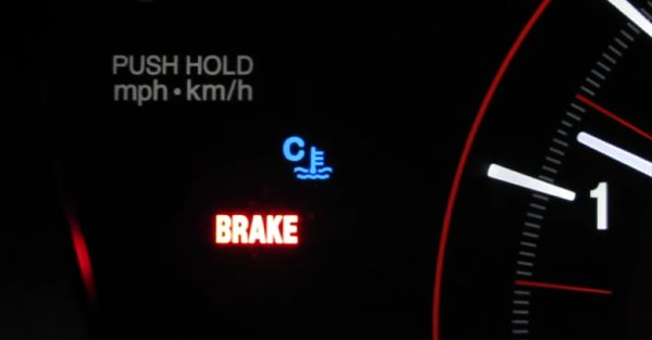 Ето пет правила, чието спазване може да удължи чувствително живота на съвременния двигател с вътрешно горене:
- Спазвайте температурния режим. Избягвайте прегрявания и претоварвания на двигателя, редовно почиствайте от мърсотия радиатора. 
- Следете състоянието на катализатора - не само с визуален оглед, но и с компютърна диагностика. При първите признаци за износване на керамичния елемент той трябва да се замени. Скъпичко е, но е в пъти по-евтино от основен ремонт. 
- Спазвайте правилата при студен старт: не потегляйте веднага, оставете на мотора около минута-две да загрее леко. Пазете още незагрелия двигател от високи натоварвания (или, по-простичко казано, карайте бавно и плавно). 
- Зареждайте качествено гориво и използвайте качествено моторно масло. 
- Използвайте само въздушни филтри на реномирани производители, и ги подменяйте с внимание, спазвайки указанията. 