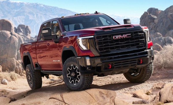 Докато продажбите на някои други пълноразмерни пикапи намаляха, гамата Sierra спечели 10% в сравнение с 2023. Това включва както лекотоварните Sierra 1500, така и тежкотоварните модели 2500 и 3500, но не и Sierra EV, от който бяха продадени едва 1788 бройки.
